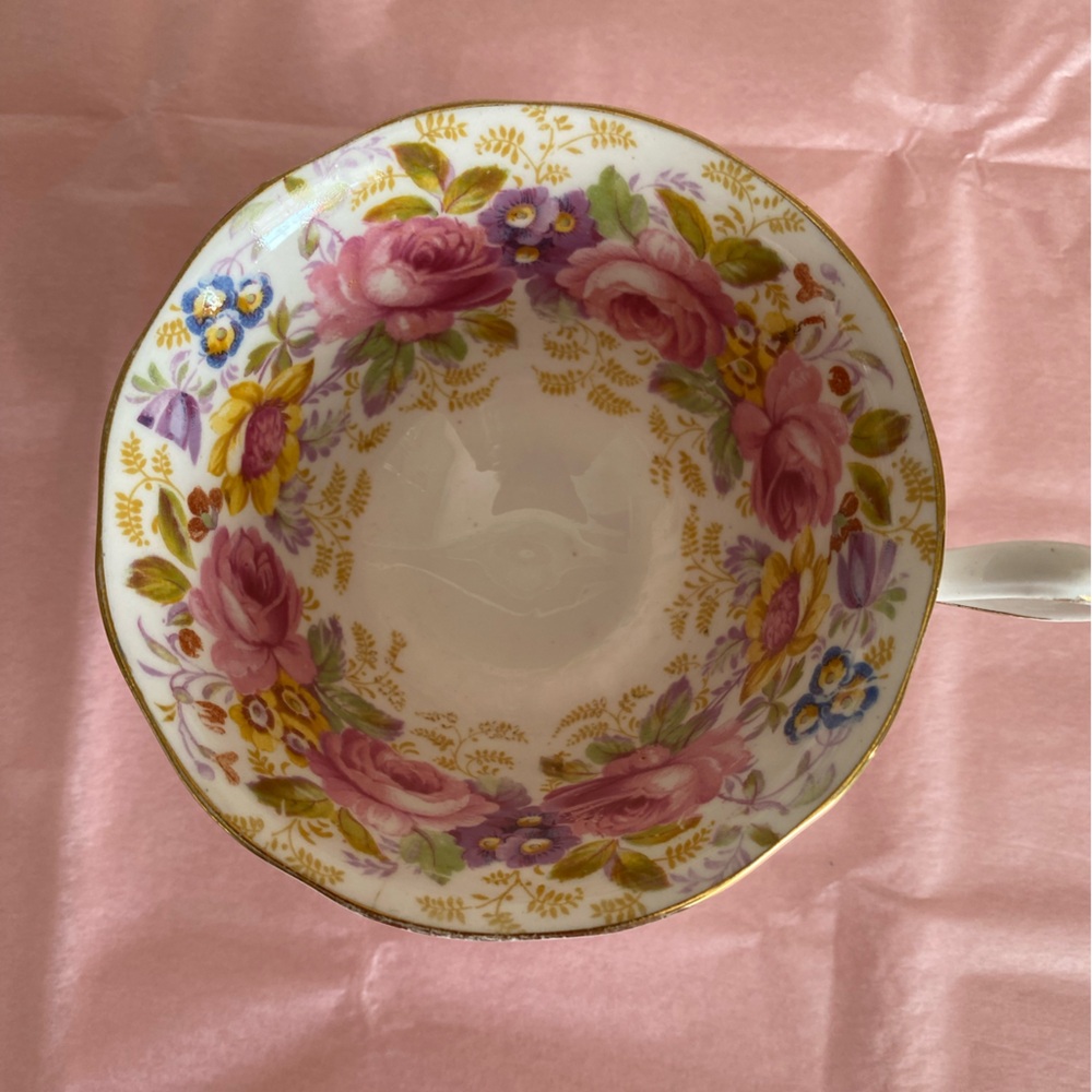 VTG Royal Albert Bone China Teacup and Saucer in the Pattern "Serena" - Picture 5 of 8